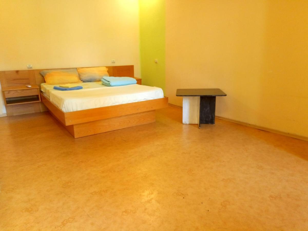 Homestay On Kanatna Street 57 オデッサ エクステリア 写真